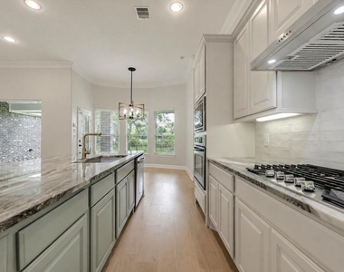226 Jade Pointe - Photo Thumbnail 13