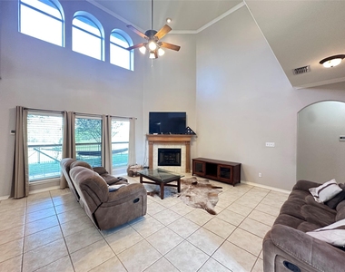 6321 Oso Parkway - Photo Thumbnail 21