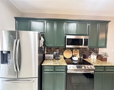6321 Oso Parkway - Photo Thumbnail 16