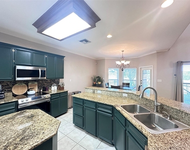 6321 Oso Parkway - Photo Thumbnail 15