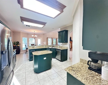 6321 Oso Parkway - Photo Thumbnail 11