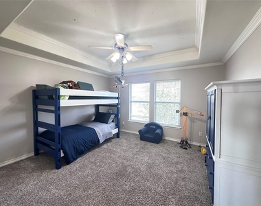 6321 Oso Parkway - Photo Thumbnail 33