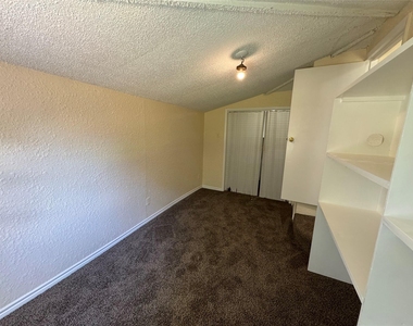 909 14th Avenue N - Photo Thumbnail 2