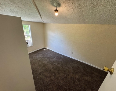 909 14th Avenue N - Photo Thumbnail 1