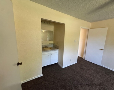 909 14th Avenue N - Photo Thumbnail 6