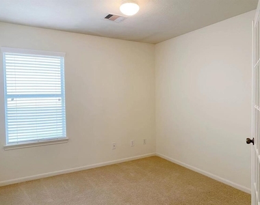 20707 Fair Castle Drive - Photo Thumbnail 9