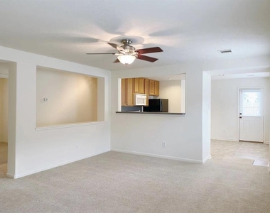 20707 Fair Castle Drive - Photo Thumbnail 2
