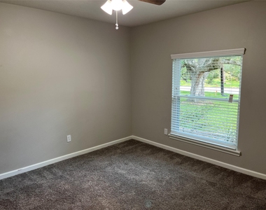 304 S Shadowbend Avenue - Photo Thumbnail 27