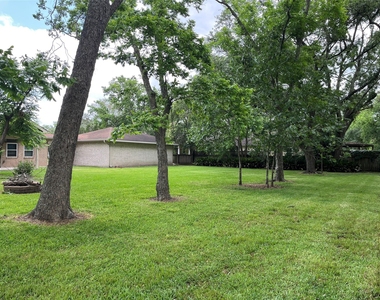 304 S Shadowbend Avenue - Photo Thumbnail 34