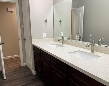 304 S Shadowbend Avenue - Photo Thumbnail 28
