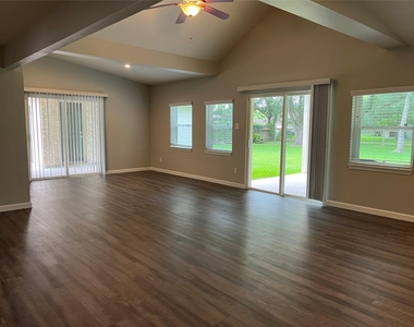 304 S Shadowbend Avenue - Photo Thumbnail 12
