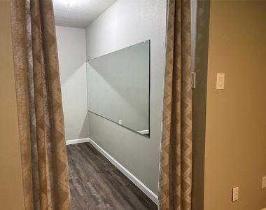 304 S Shadowbend Avenue - Photo Thumbnail 21