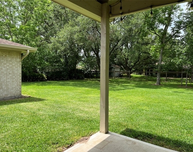 304 S Shadowbend Avenue - Photo Thumbnail 14