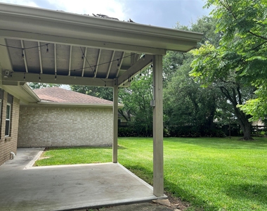 304 S Shadowbend Avenue - Photo Thumbnail 35