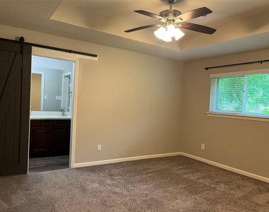304 S Shadowbend Avenue - Photo Thumbnail 23