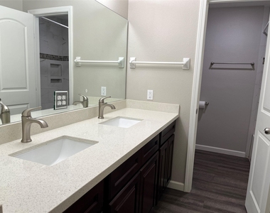 304 S Shadowbend Avenue - Photo Thumbnail 29