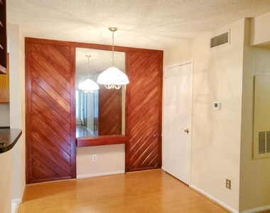 2121 Hepburn Street - Photo Thumbnail 3