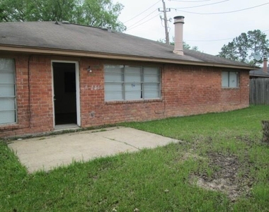 811 Whispering Pine Drive - Photo Thumbnail 17
