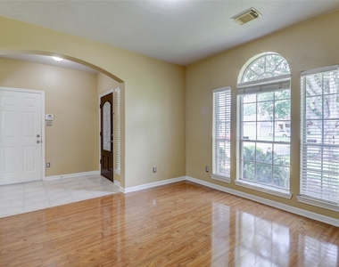 3323 Pioneer Bend Lane - Photo Thumbnail 5