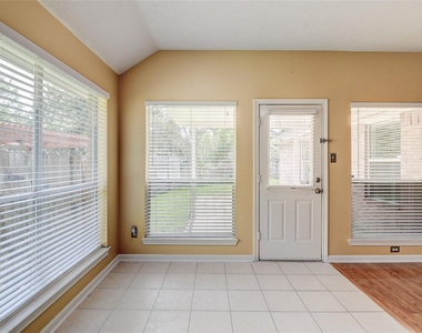 3323 Pioneer Bend Lane - Photo Thumbnail 11