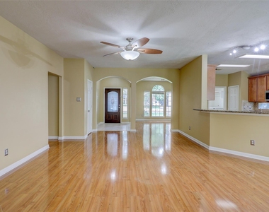 3323 Pioneer Bend Lane - Photo Thumbnail 14