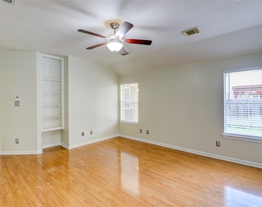 3323 Pioneer Bend Lane - Photo Thumbnail 21