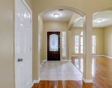 3323 Pioneer Bend Lane - Photo Thumbnail 2
