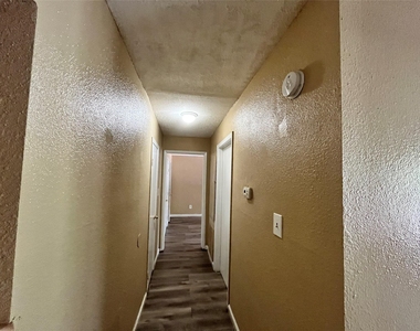 10235 Algiers Road - Photo Thumbnail 4