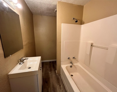 10235 Algiers Road - Photo Thumbnail 6