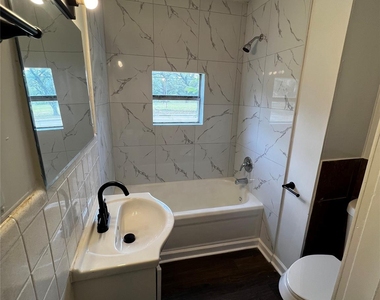 1805 E North Street - Photo Thumbnail 8