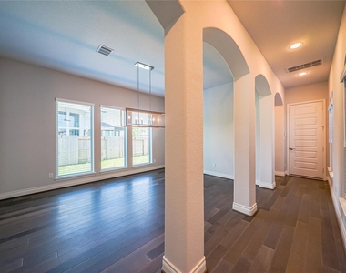 11803 Dalhousie Drive - Photo Thumbnail 8
