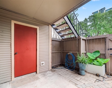 3700 W Clay Street - Photo Thumbnail 4