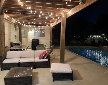 5615 Ashford Ridge Lane - Photo Thumbnail 2