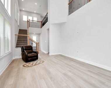 1538 Park Path Drive - Photo Thumbnail 3