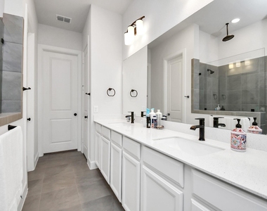 1538 Park Path Drive - Photo Thumbnail 15