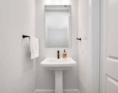 1538 Park Path Drive - Photo Thumbnail 19