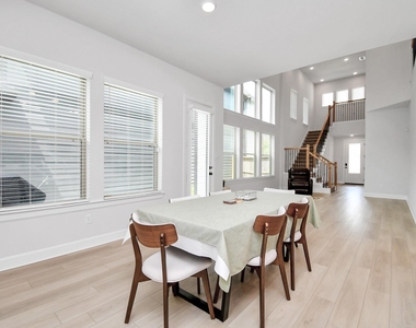 1538 Park Path Drive - Photo Thumbnail 6