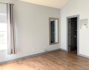 12900 Walden Road - Photo Thumbnail 8