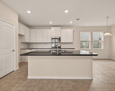 6126 Prince Place Dr - Photo Thumbnail 7
