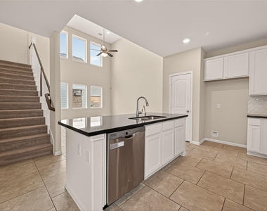 6126 Prince Place Dr - Photo Thumbnail 10