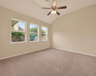 6126 Prince Place Dr - Photo Thumbnail 32