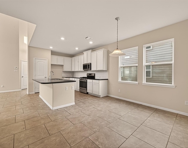 6126 Prince Place Dr - Photo Thumbnail 8
