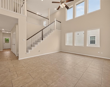 6126 Prince Place Dr - Photo Thumbnail 4