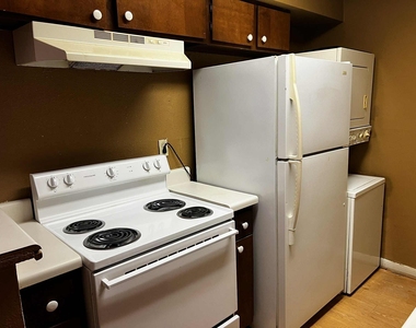 2100 Wilcrest Drive - Photo Thumbnail 6