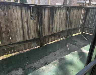 2100 Wilcrest Drive - Photo Thumbnail 13