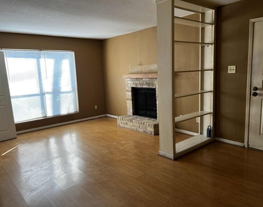 2100 Wilcrest Drive - Photo Thumbnail 3