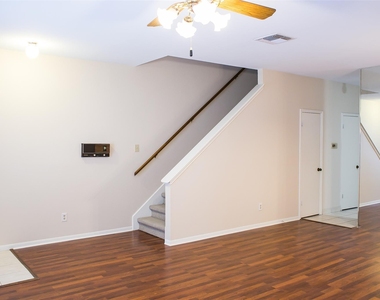 3098 Holly Hall Street - Photo Thumbnail 5