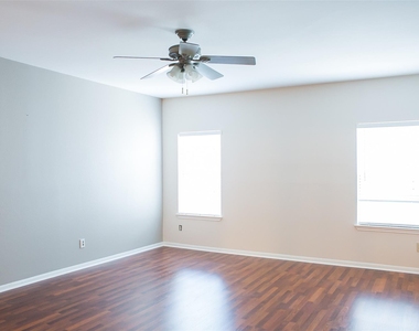 3098 Holly Hall Street - Photo Thumbnail 13