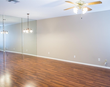 3098 Holly Hall Street - Photo Thumbnail 6
