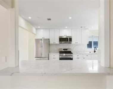 13530 La Concha Lane - Photo Thumbnail 8